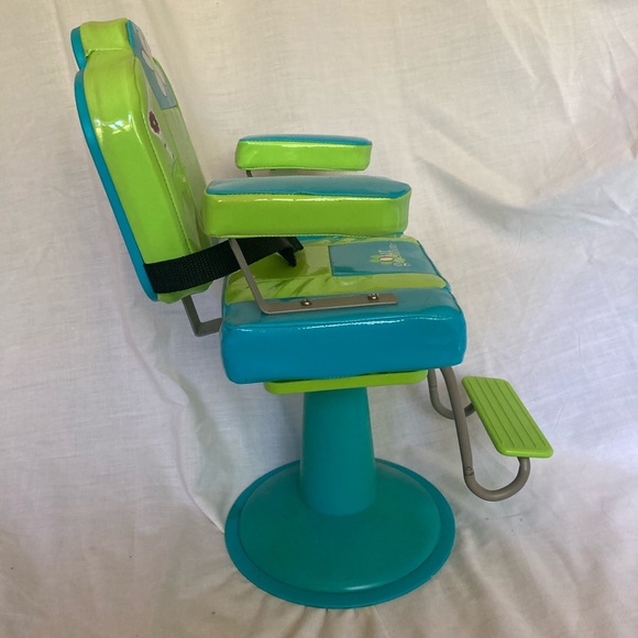 AG Salon Set: Vanity, Hairstyling Caddy & Styling Chair - $20 each! - Picture 5 of 9